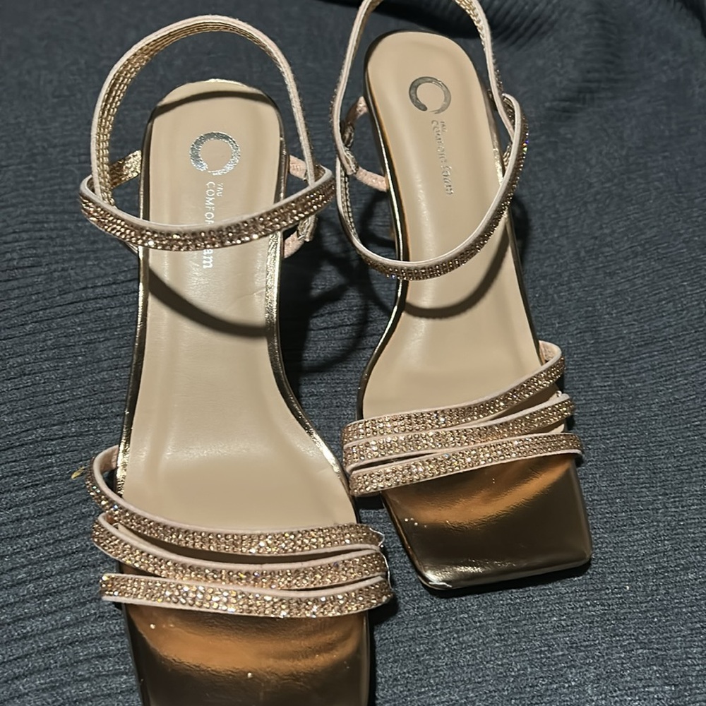 Journee Collection Gold Glam Heels